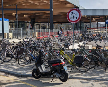overlast van fietsen station ede wageningen allard bijlsma