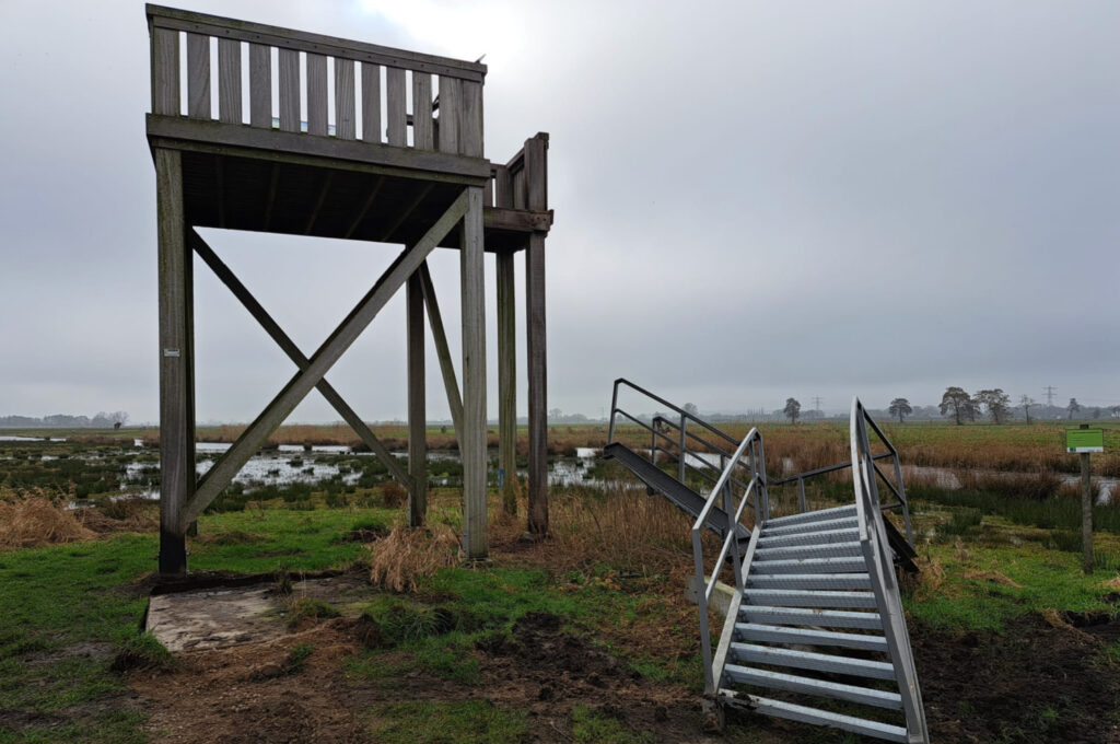 Wéér vernieling uitkijktoren Binnenveld 2 uitkijktoren binnenveld vernield 2