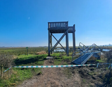 uitkijktoren binnenveld vernield 3