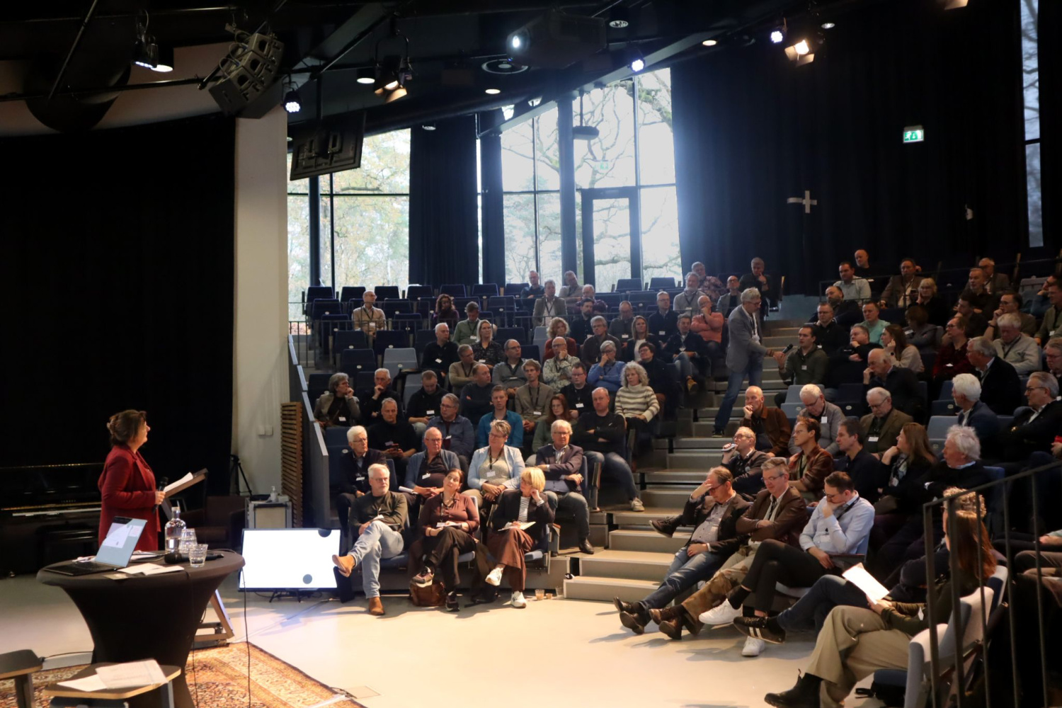 Lokale omroep en politiek: de sector ziet vooral risico’s