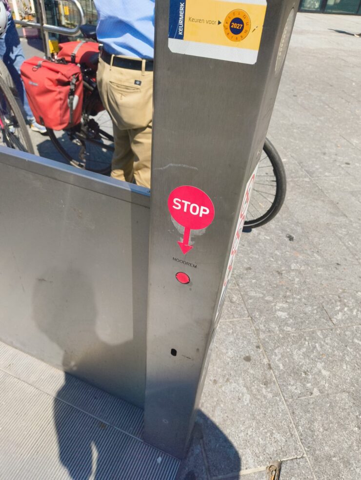 hoe het zou moeten paal buiten utrecht centraal sticker lijkt van ultradescructable folie dus niet te pellen